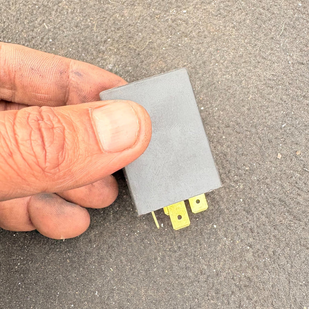 Suzuki Ignis 2004/Relay module/90069864