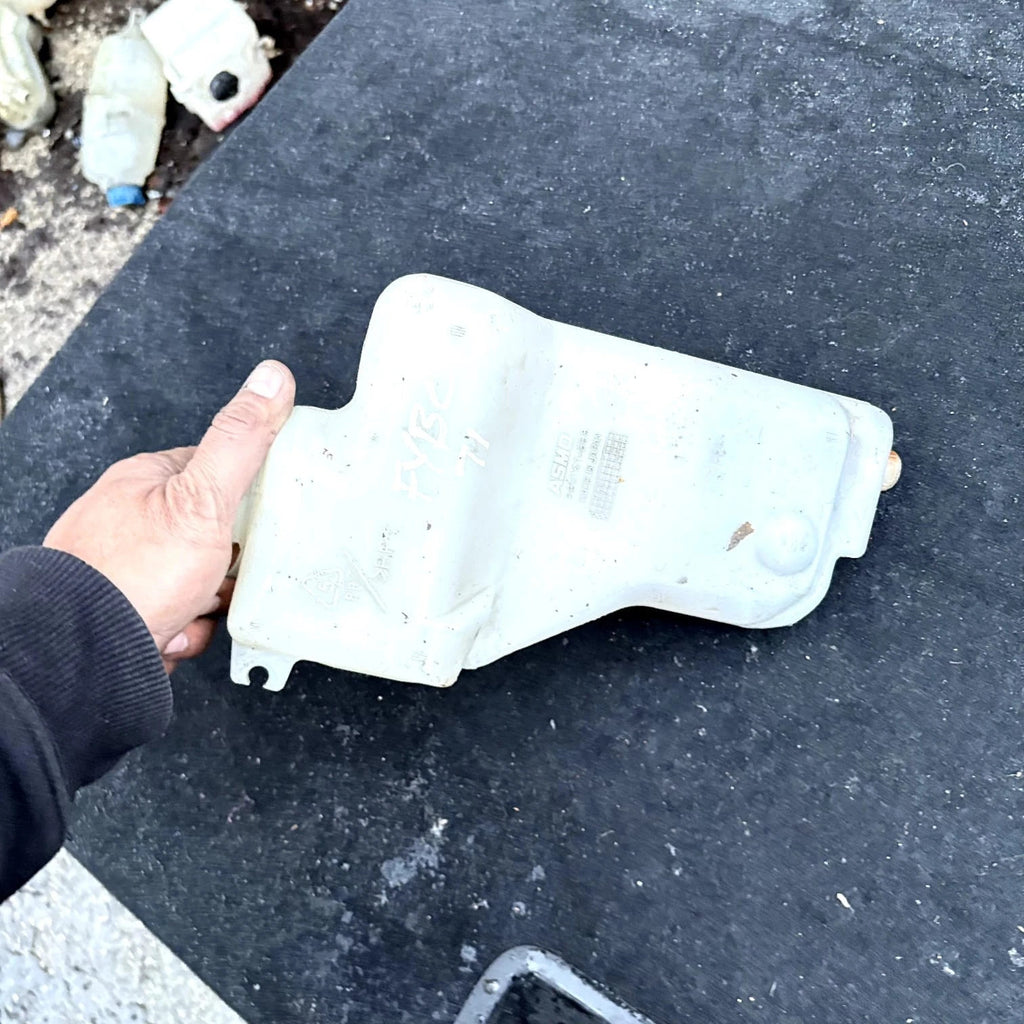 MAZDA MX5 WASHER TANK RESERVOUR WITH PUMP 1.8 MK2/2.5 NB