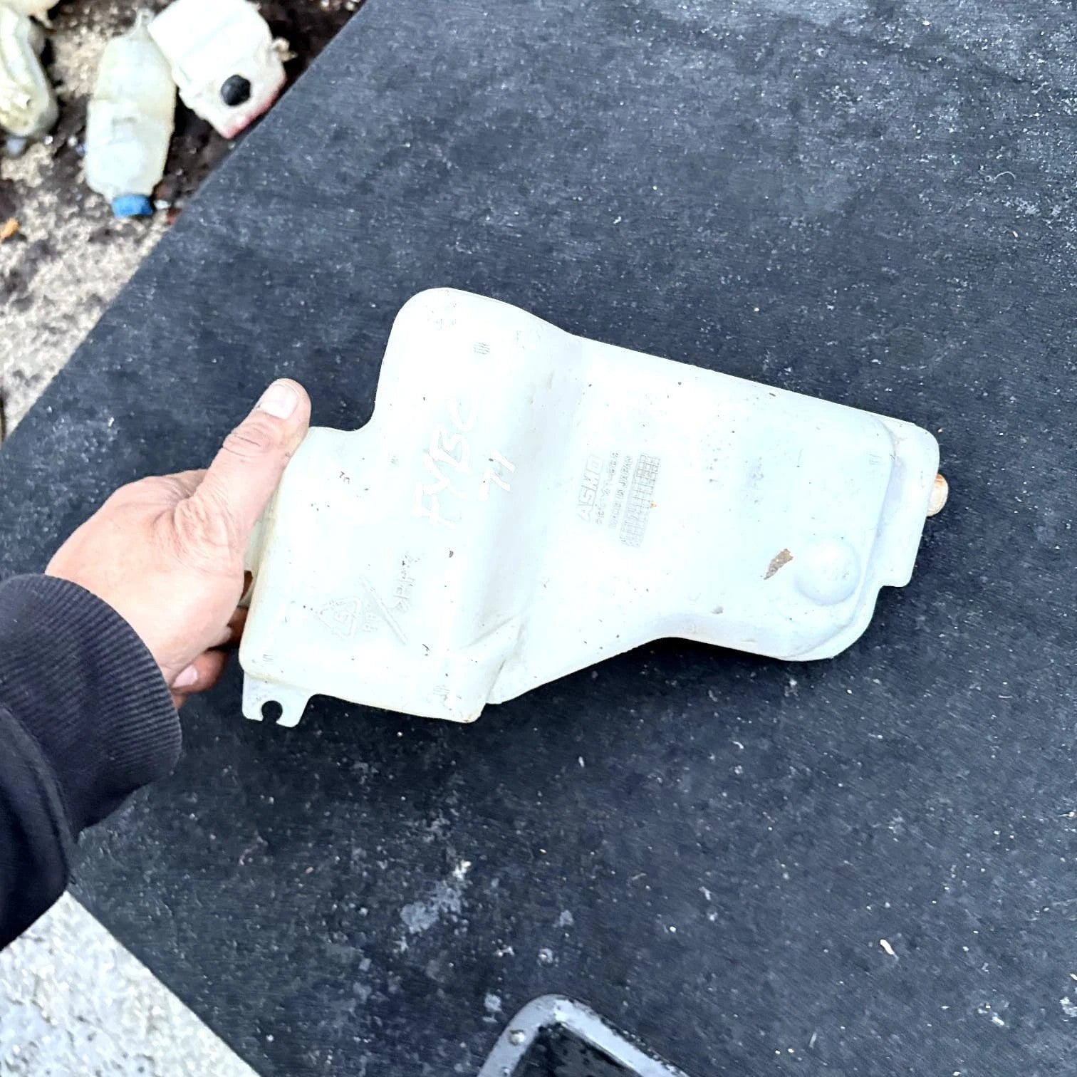 MAZDA MX5 WASHER TANK RESERVOUR WITH PUMP 1.8 MK2/2.5 NB