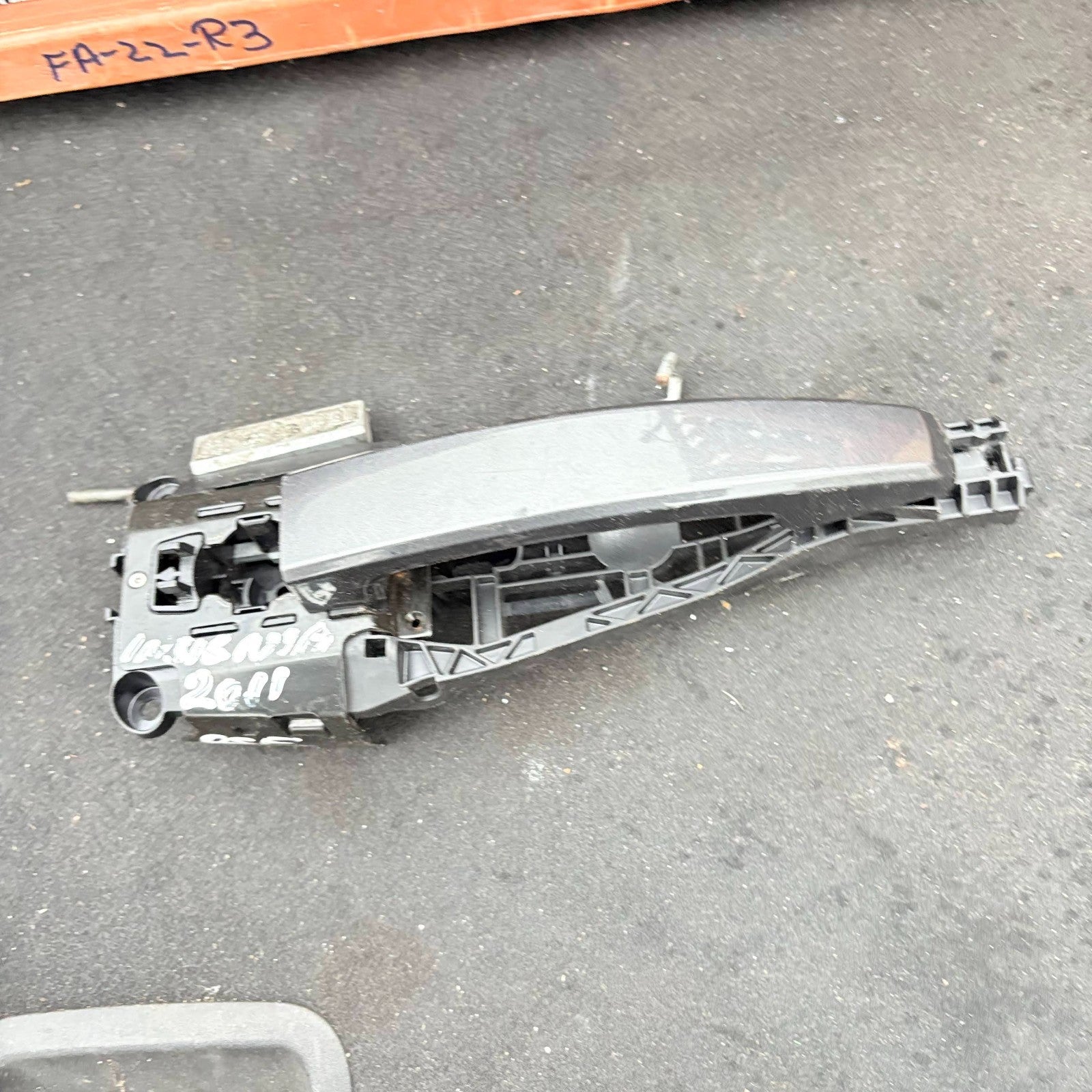 2011 VAXUHALL INSIGNIA DOOR HANDLE FRONT RIGHT SIDE OUTSIDE