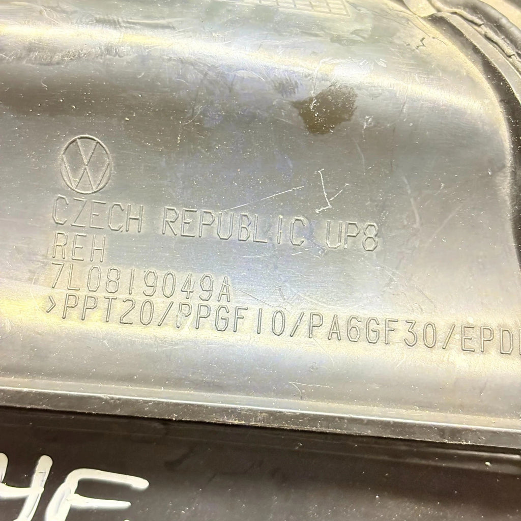 7L0819049A Cabin Pollen Filter Air Duct Porsche Cayenne 955 3.2 2003-07