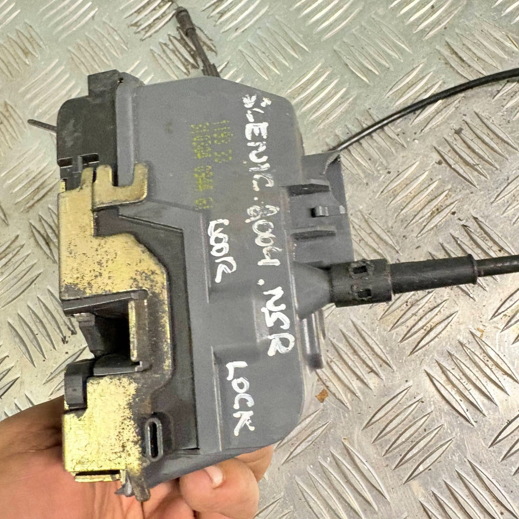 RENAULT SCENIC 2003-209 NSR PASSENGER REAR LEFT SIDE DOOR LOCK CATCH