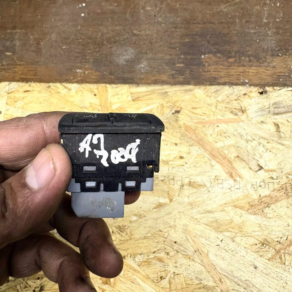 Audi A3 8P Alarm Tow-Away Switch Button Bezel Driver Door 2004-2013 8P0959527