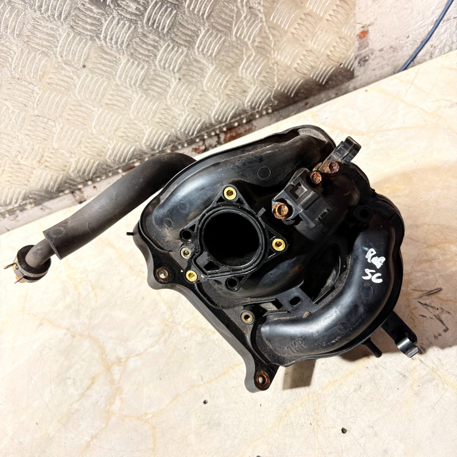 Citroen C1 (2005-2008) 1.0 Petrol 50kW 5-Door Intake Manifold