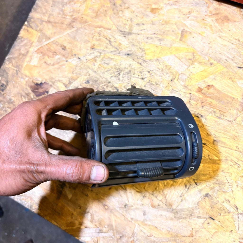 FIAT SCUDO 1995-2007 FRONT DRIVERS SIDE DASHBOARD AIR VENT