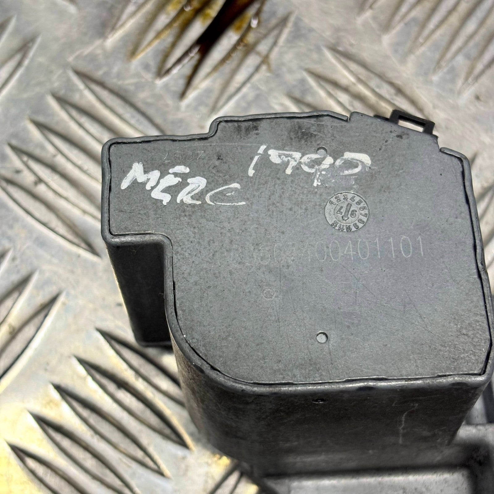 Mercedes Benz 1998 Ignition Switch Lock Control Module Key