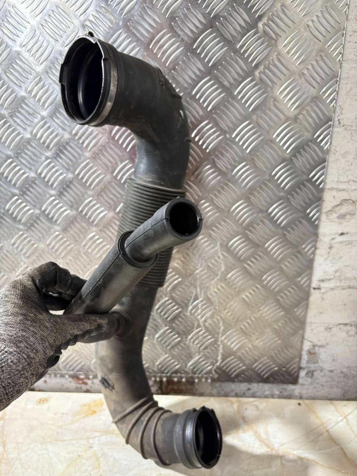 Mercedes Sprinter W906 2009-2018 2.1/2.2 CDI Air Intake Pipe A9065281724