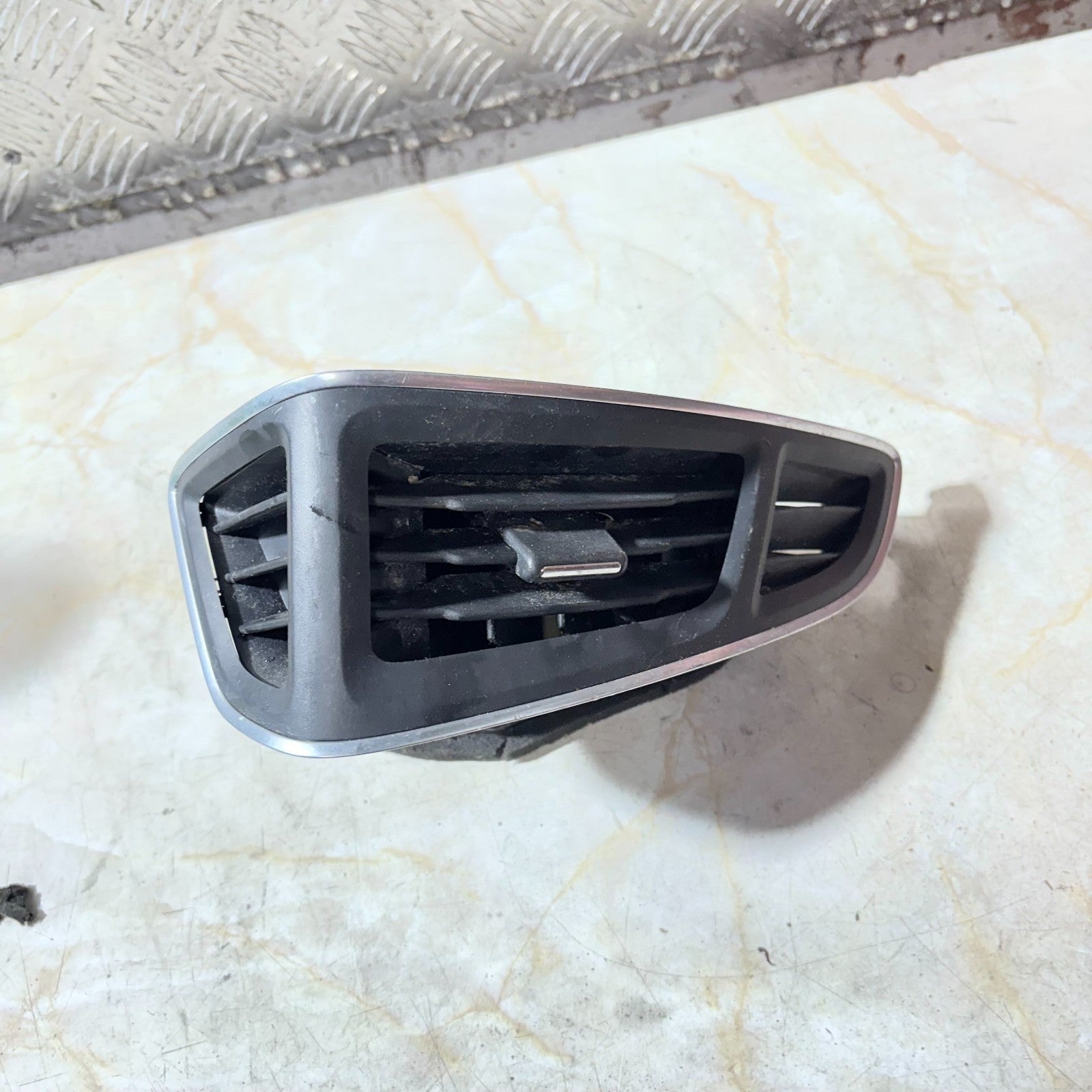 FORD FOCUS MK3 DASH AIR VENT PASSENGER FRONT LEFT SIDE 2010-2018