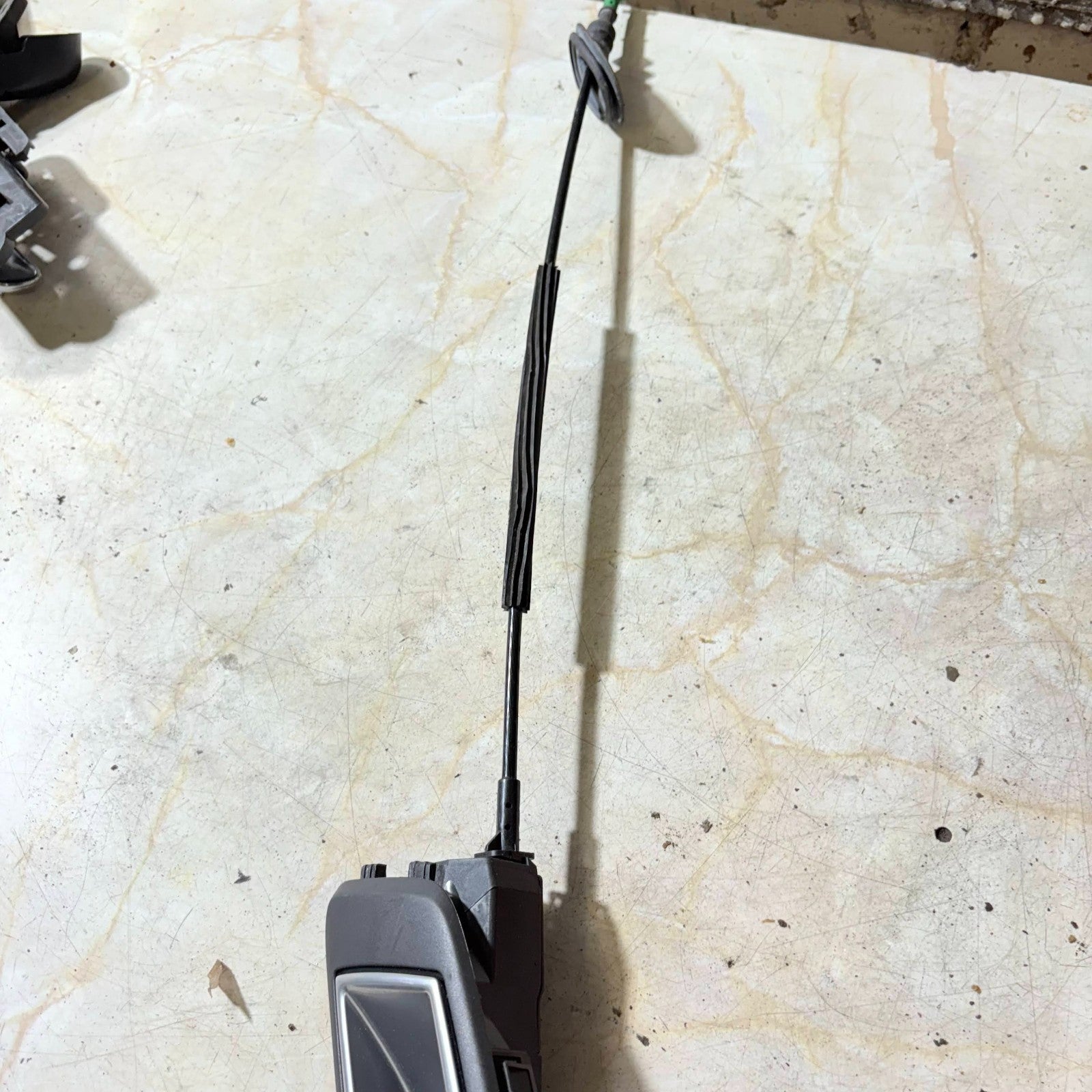 FORD ECOSPORT INTERIOR DOOR HANDLE REAR RIGHT DRIVER SIDE 2018 8A61-A22600-CEW