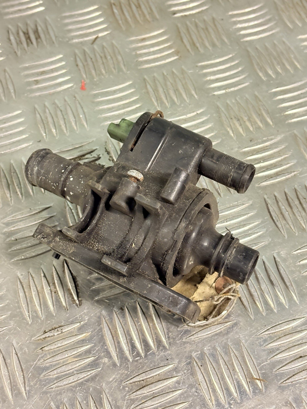 Thermostat Housing 9641522380 9654393880 1.4HDi/TDCi Fiesta 01-17 C1/107 05-14