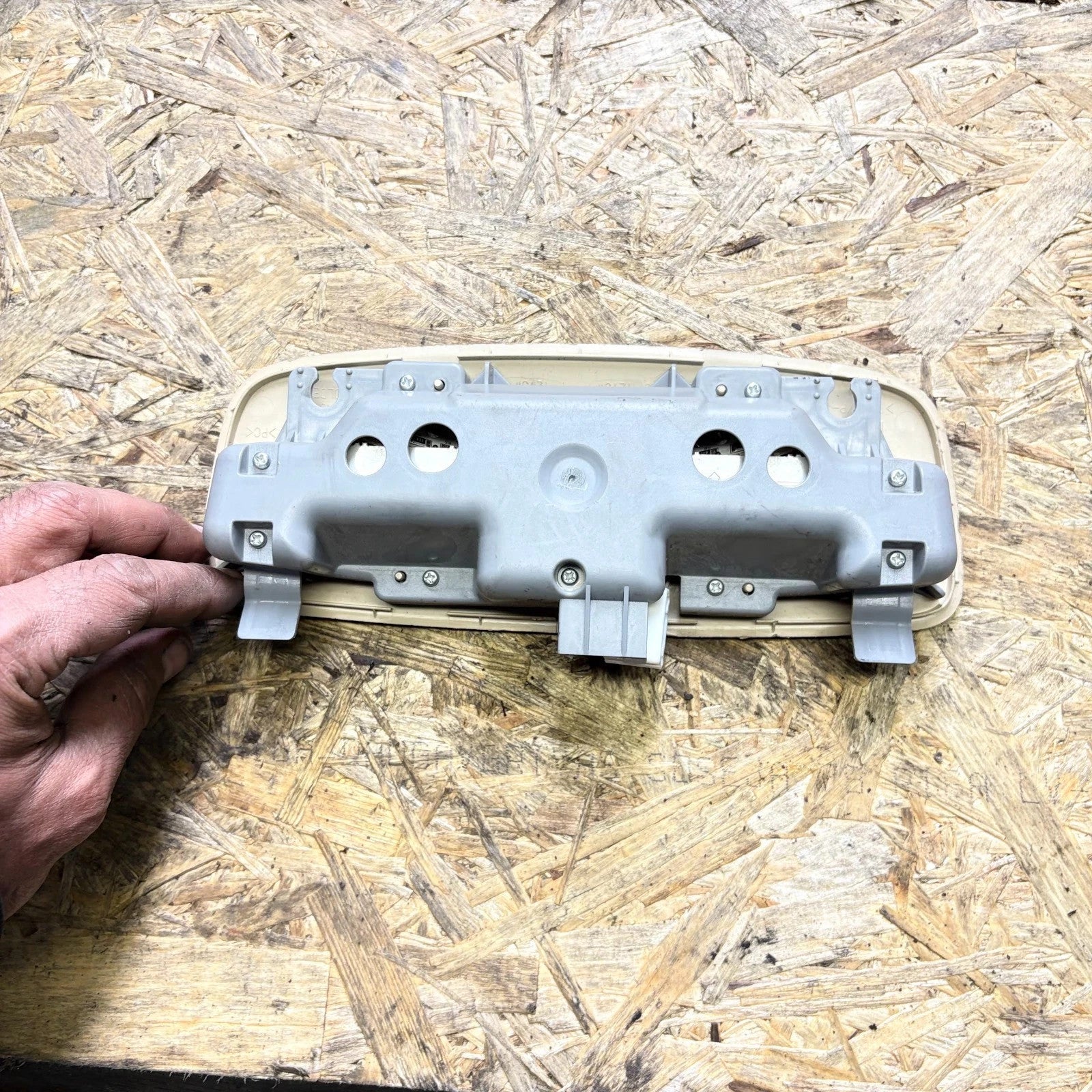 LEXUS IS 220D 06-10 REAR INTERIOR COURTESY LIGHT UNIT
