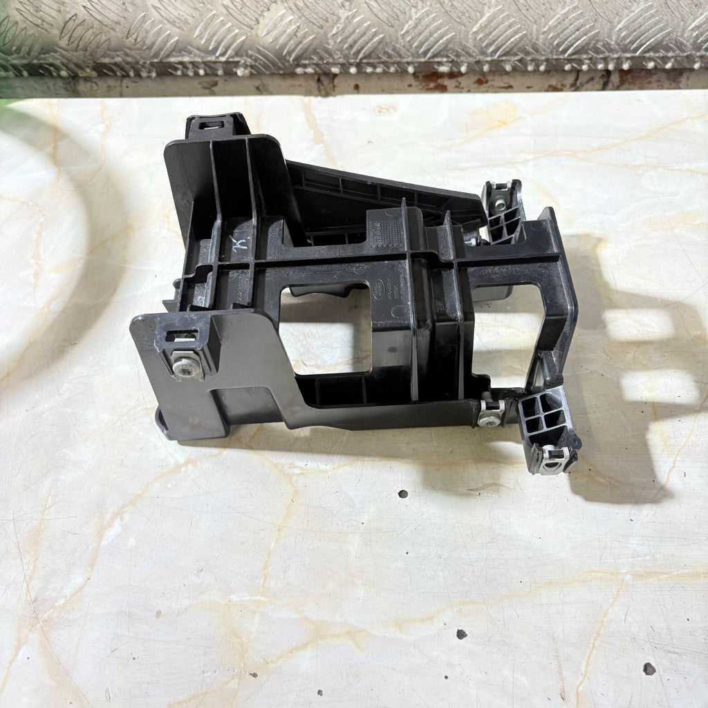 2011-2018 Range Rover Evoque L538 Centre Console Mount Bracket BJ32-048B38-AA