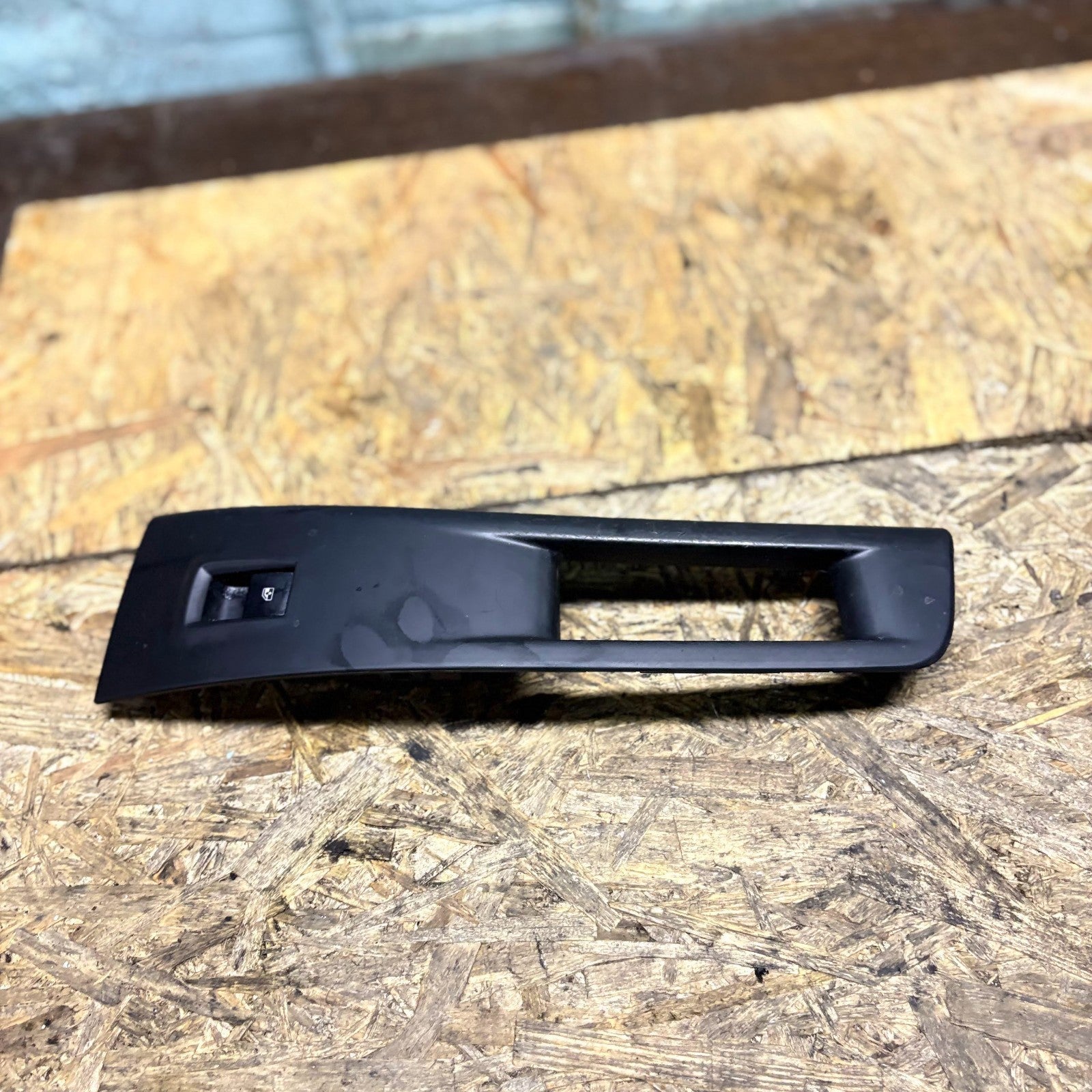 Vauxhall Opel Meriva B 2010-2017 Window Switch Door Pull Trim LH 13266044