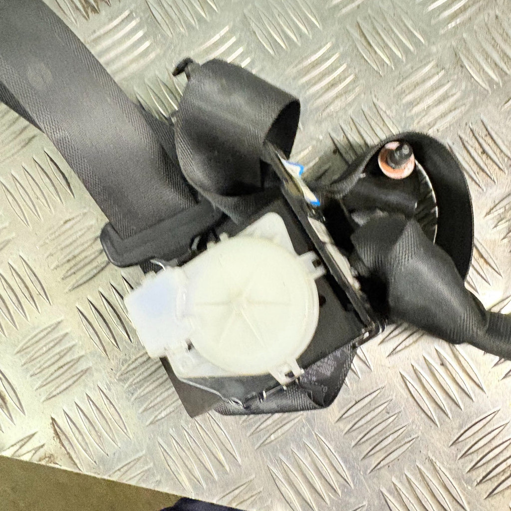 2017 HYUNDAI i40 4DR SALOON REAR RIGHT DRIVER SIDE SEAT BELT 898103Z100RY