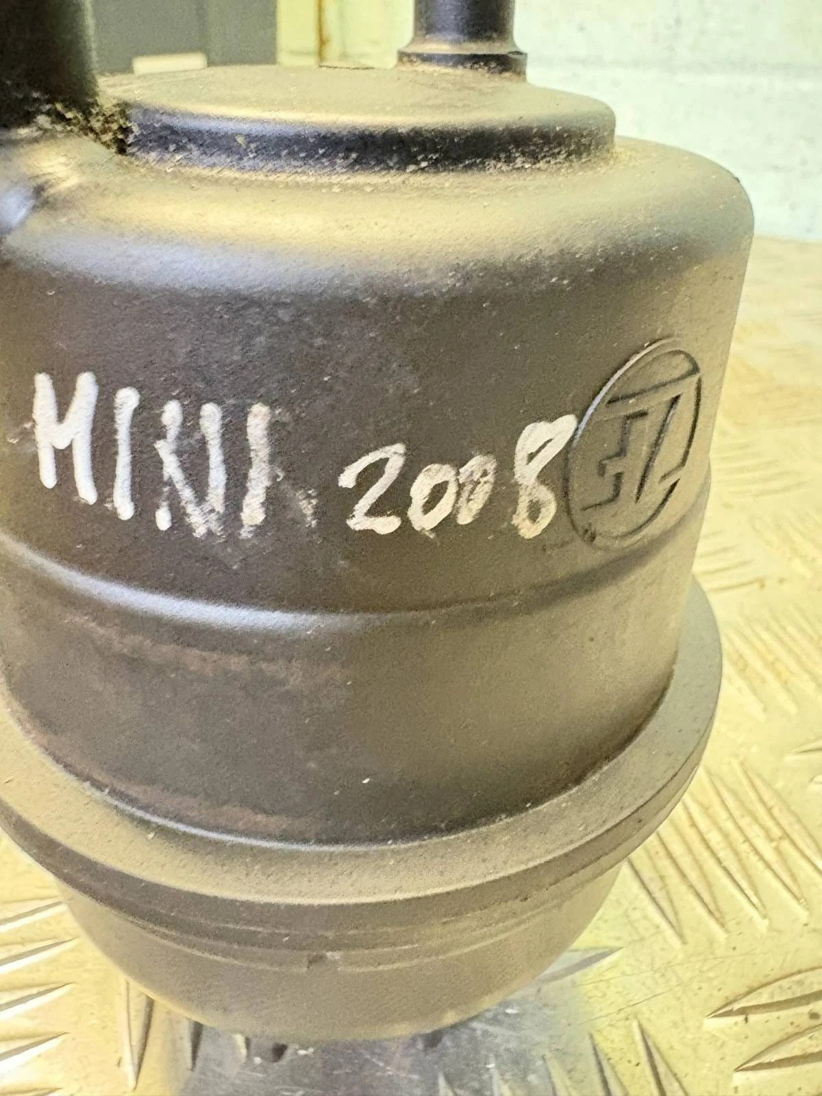 MINI One/Cooper/S Power Steering Reservoir Tank 32411097164 R50 R52 R53 01-08