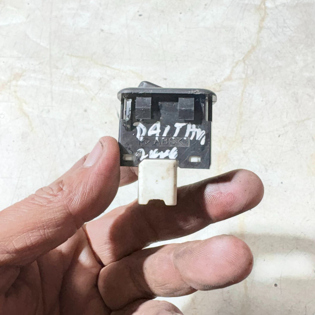 Diahatsu 2006 Fog Light Switch