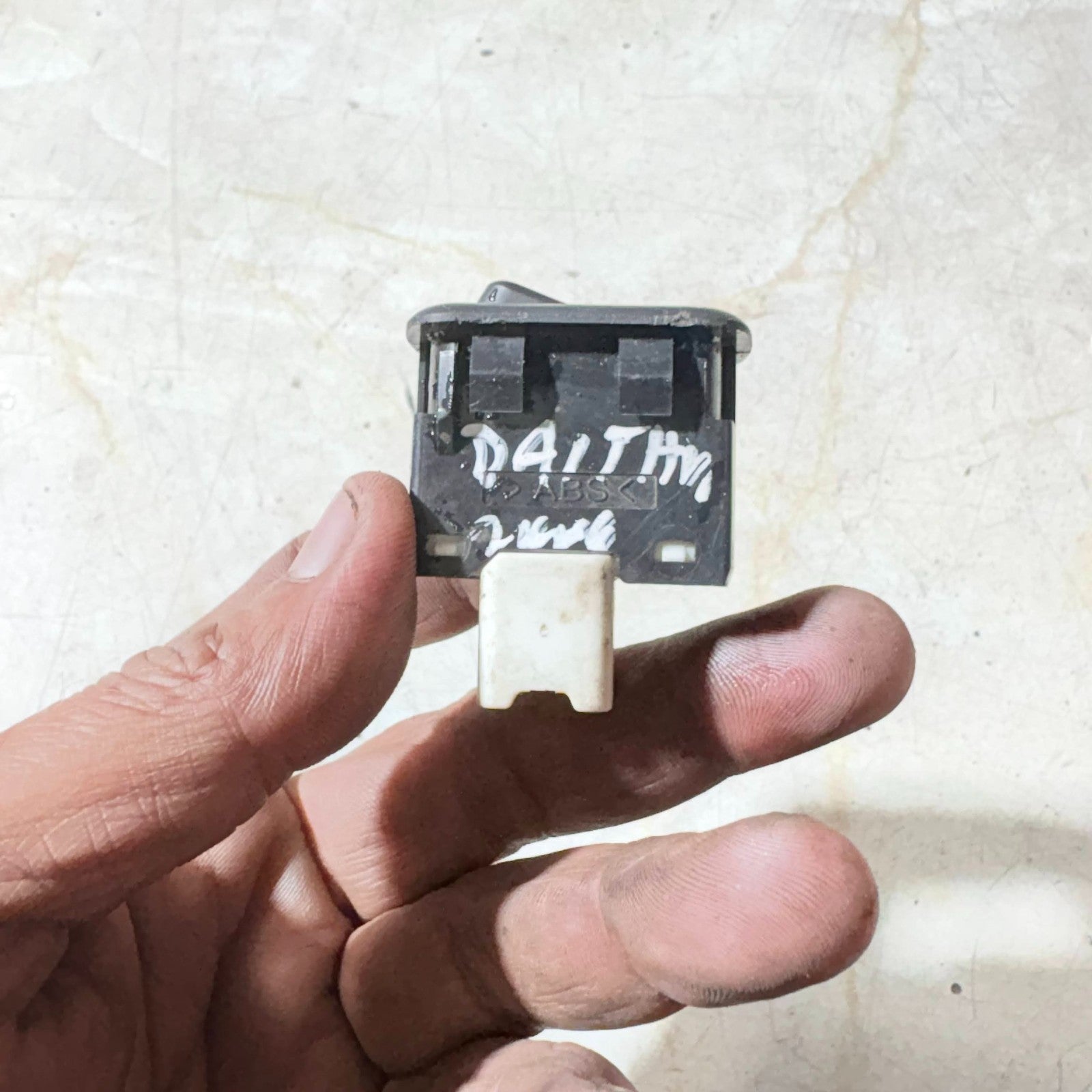 Diahatsu 2006 Fog Light Switch
