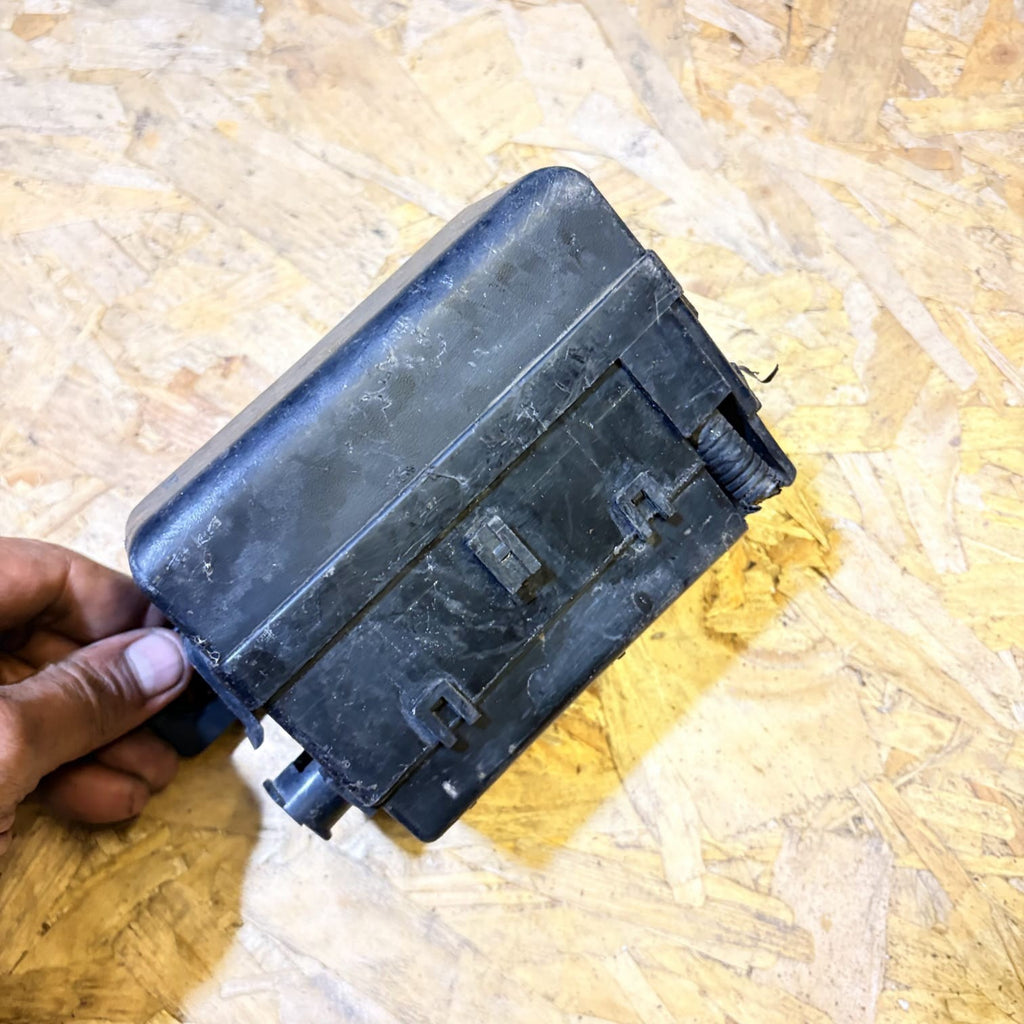 0K53A67BX1 Kia Sorento Carnival MK1 Engine Bay Main Fuse Relay Box Module OEM