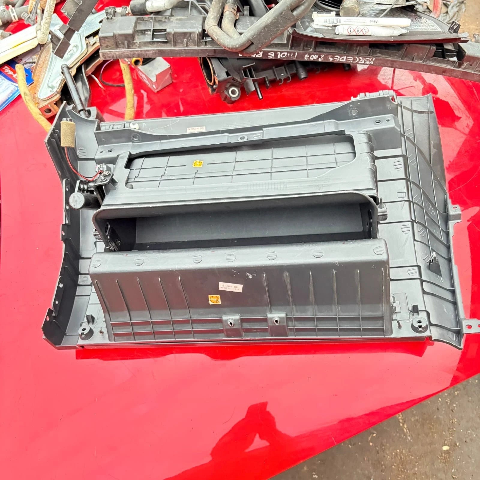 Kia Sorento 2006-2009 RHD Dashboard Glove Box Assembly 84511-3E700 84541-3E700