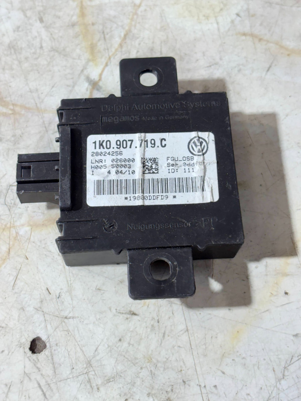 Audi A3 S3 8P 2010 Alarm control unit module 1K0907719C 19800DDFD9