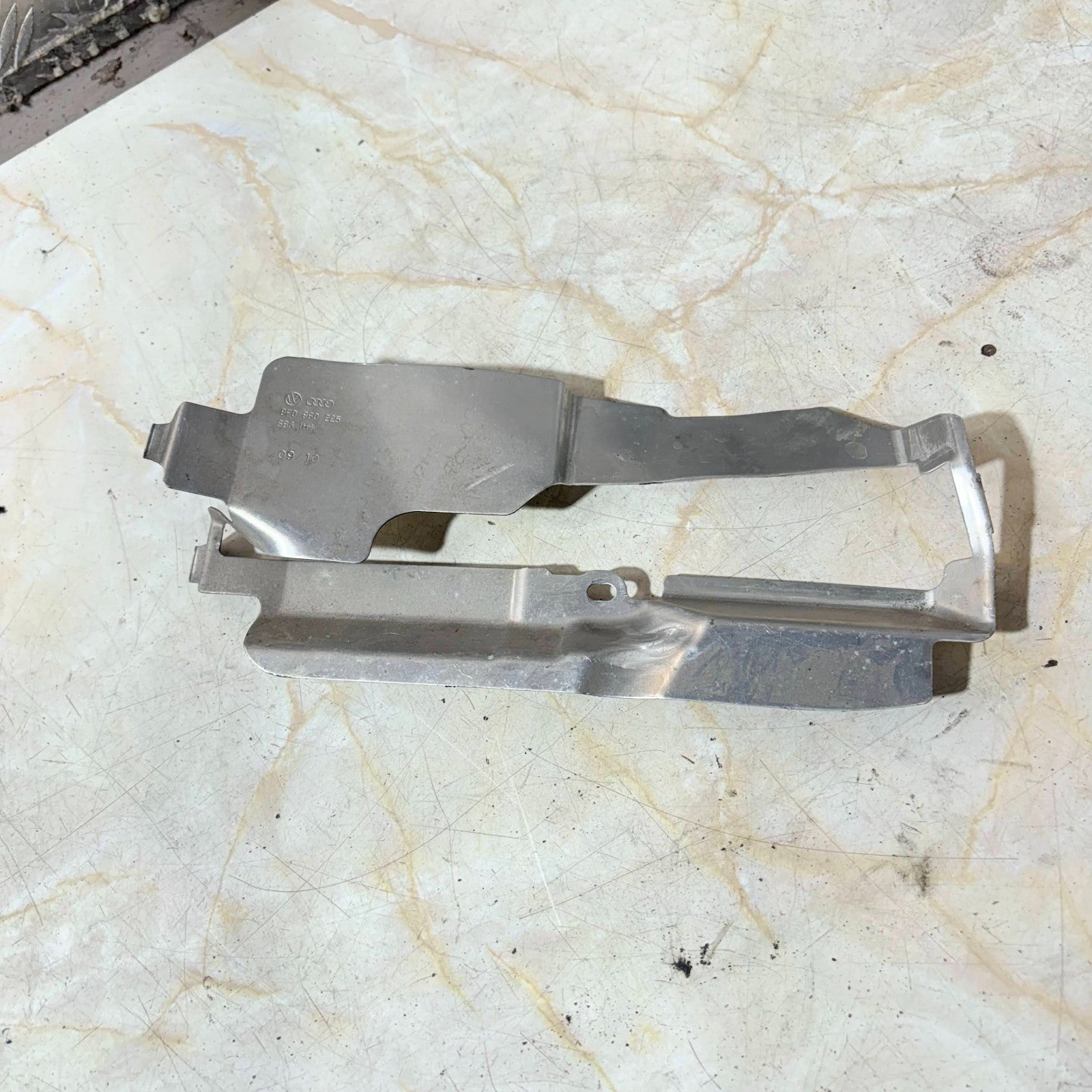 Audi A3 8P 2003-2013 Steering Column Cowl Inner Support Bracket 8P0880225