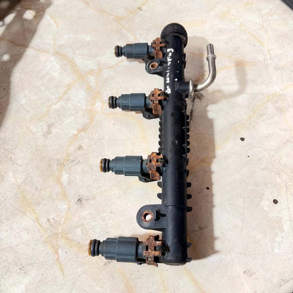 VAUXHALL AGILA 2000-2007 HIGH PRESSURE FUEL RAIL & INJECTORS 1928404261 Set