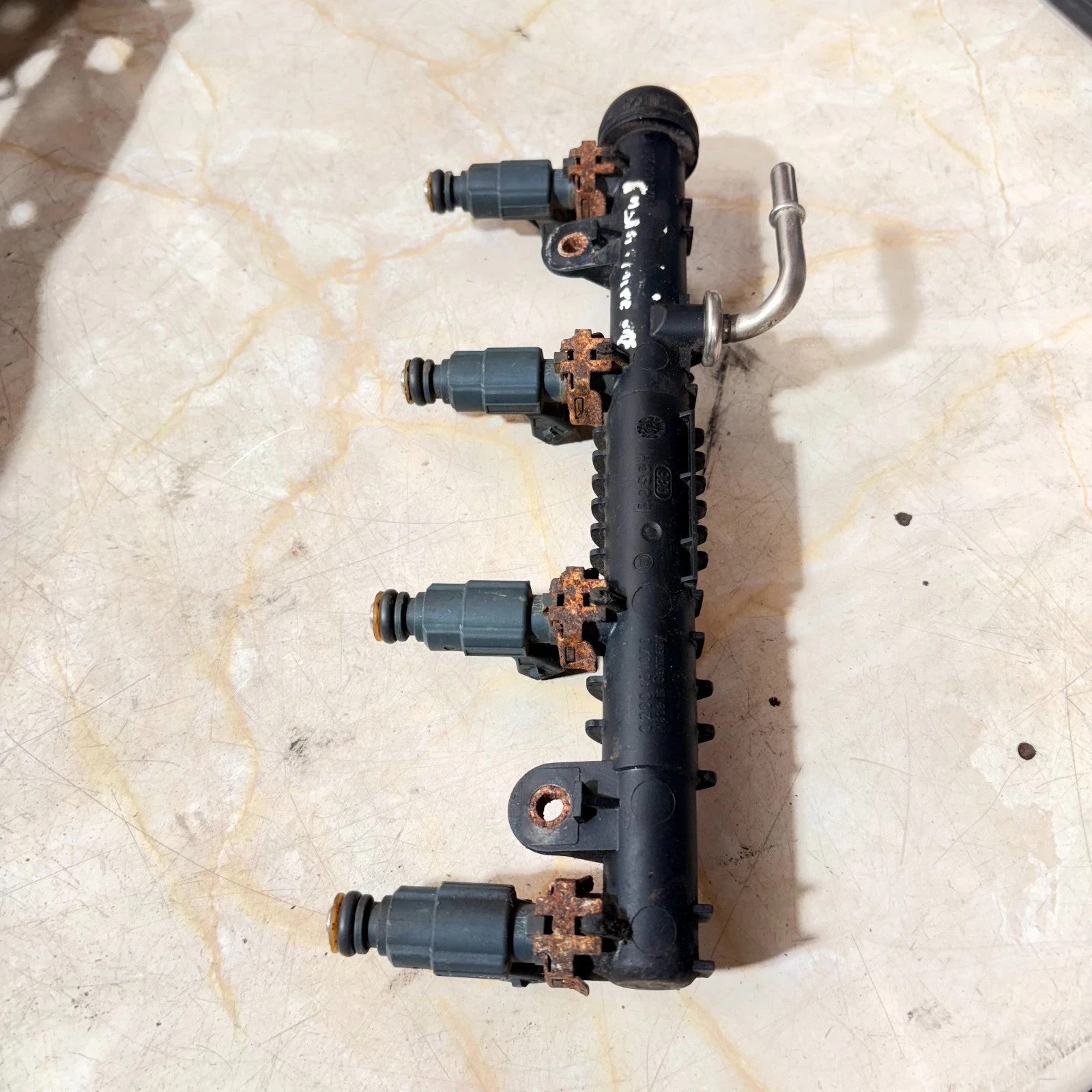 VAUXHALL AGILA 2000-2007 HIGH PRESSURE FUEL RAIL & INJECTORS 1928404261 Set