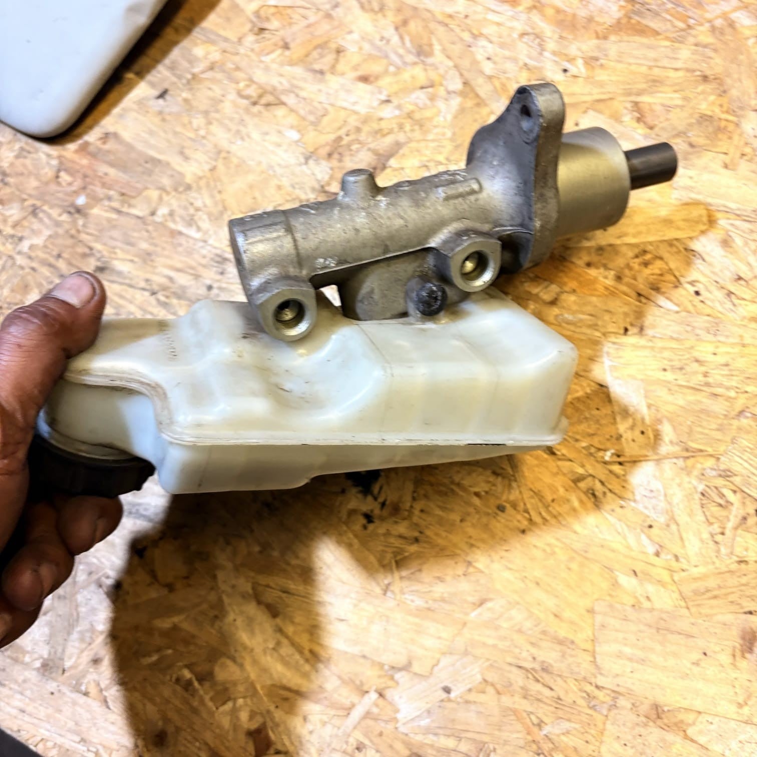 FORD KUGA BRAKE MASTER CYLINDER MK1 033508-91031