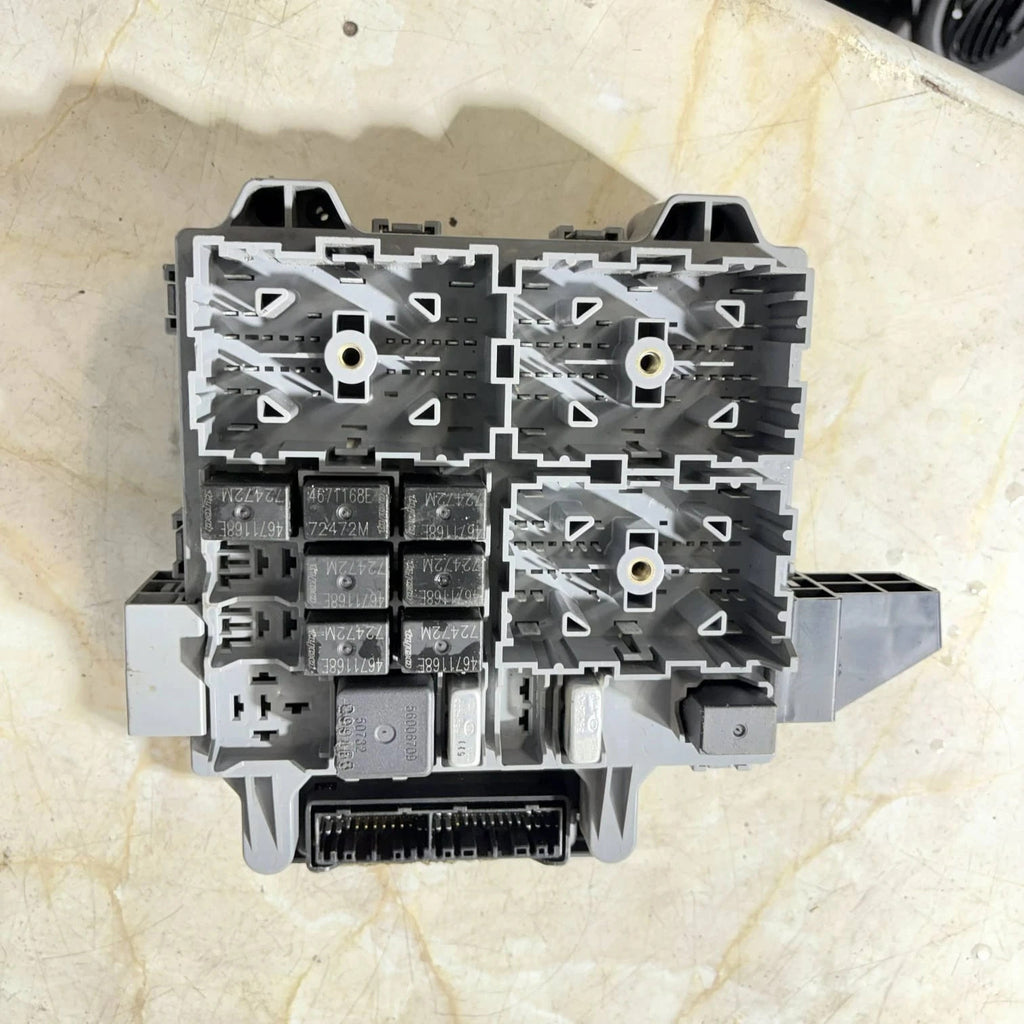 Jeep Cherokee KJ 2001-2007 Body Control Module ECU Driver Front Right