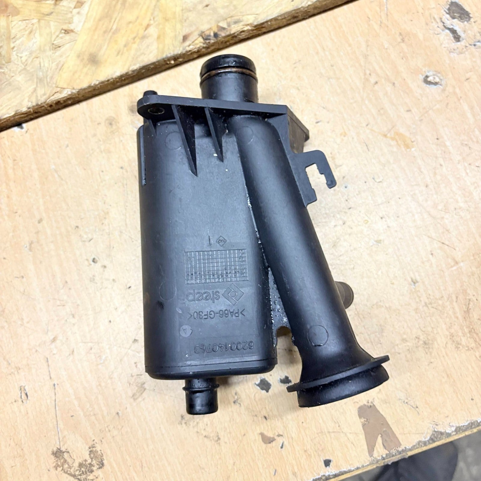 2001-2006 VAUXHALL VIVARO RENAULT TRAFIC 1.9 DCI OIL BREATHER SEPERATOR VALVE