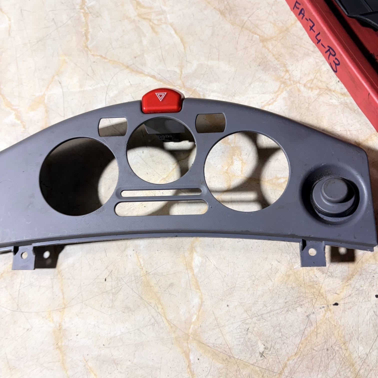 NISSAN MICRA K12 03-10 HEATER CONTROL SURROUND PANEL & HAZARD SWITCH 27570AX000