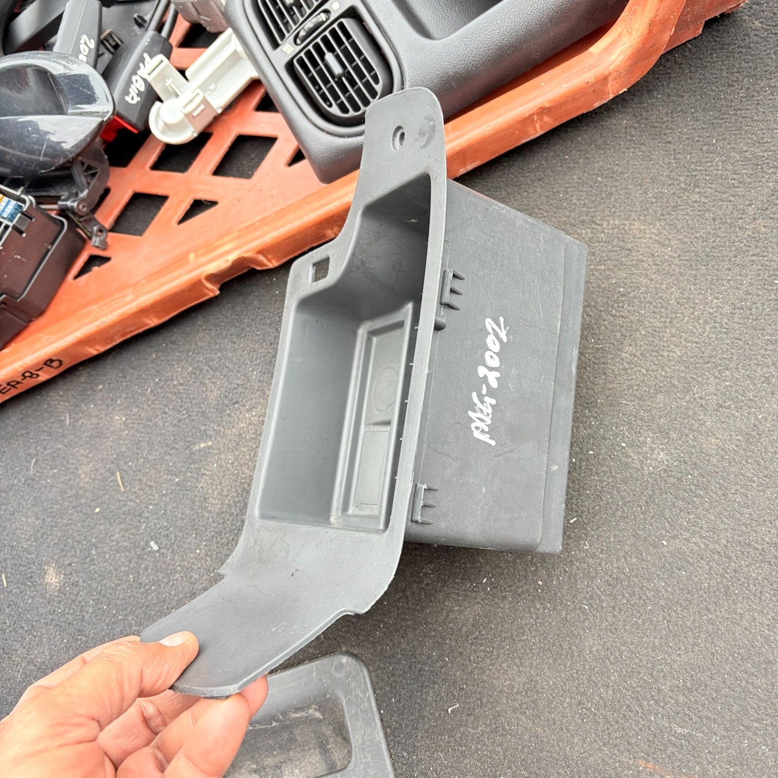 MG ZR 2001 to 2005 Centre Console Storage Pocket FHM100280