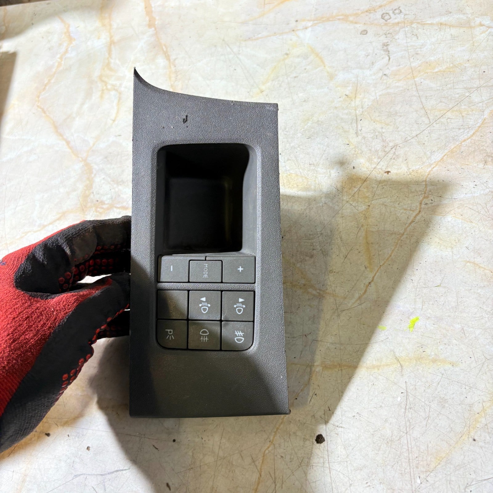 2006 FIAT IDEA HEADLIGHT ADJUSTER AND FRONT AND REAR FOG LIGHT SWITCH 12000397