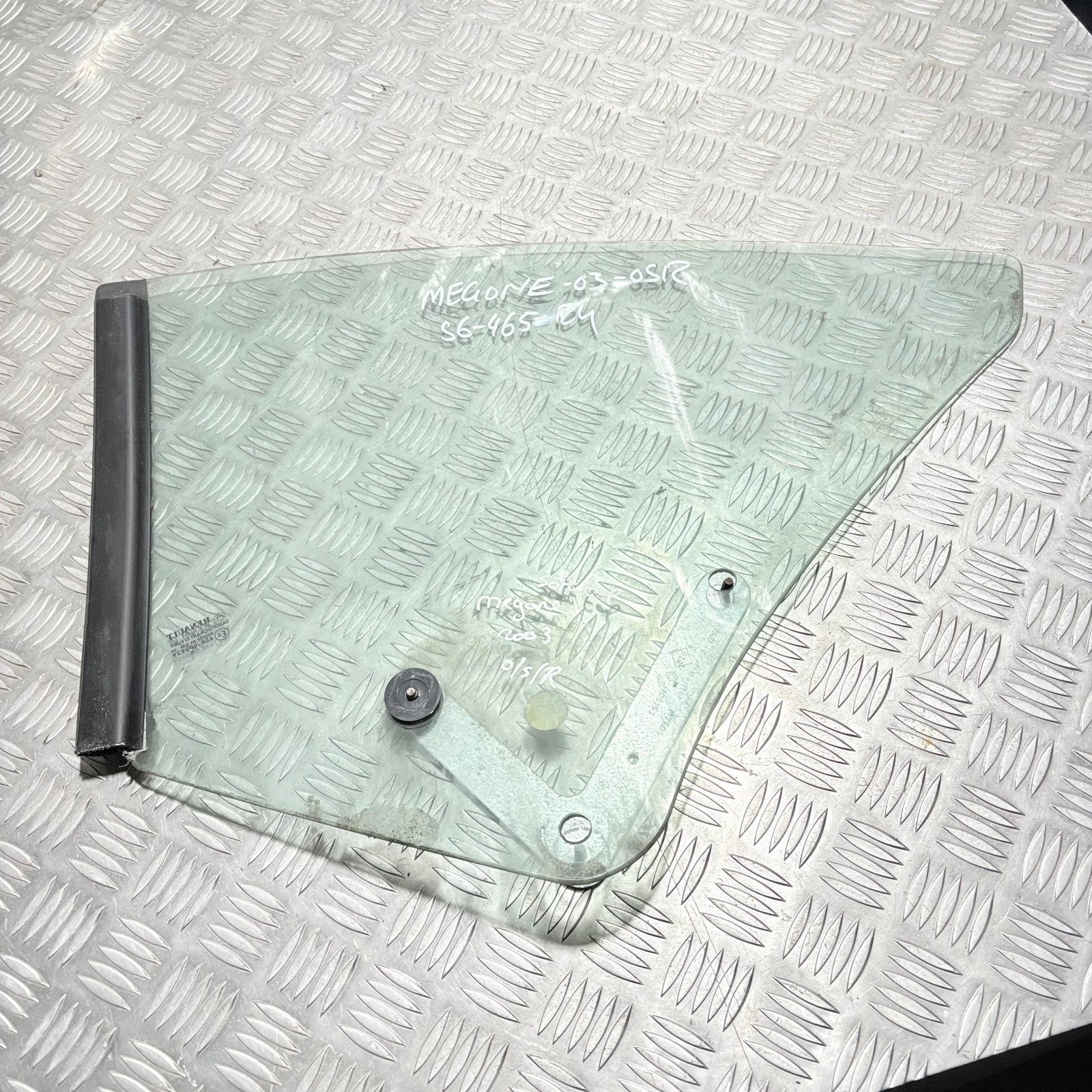 Renault Megane CONVERTIBLE Mk2 03-09 5 Door Rear Right OSR Door Window Glass