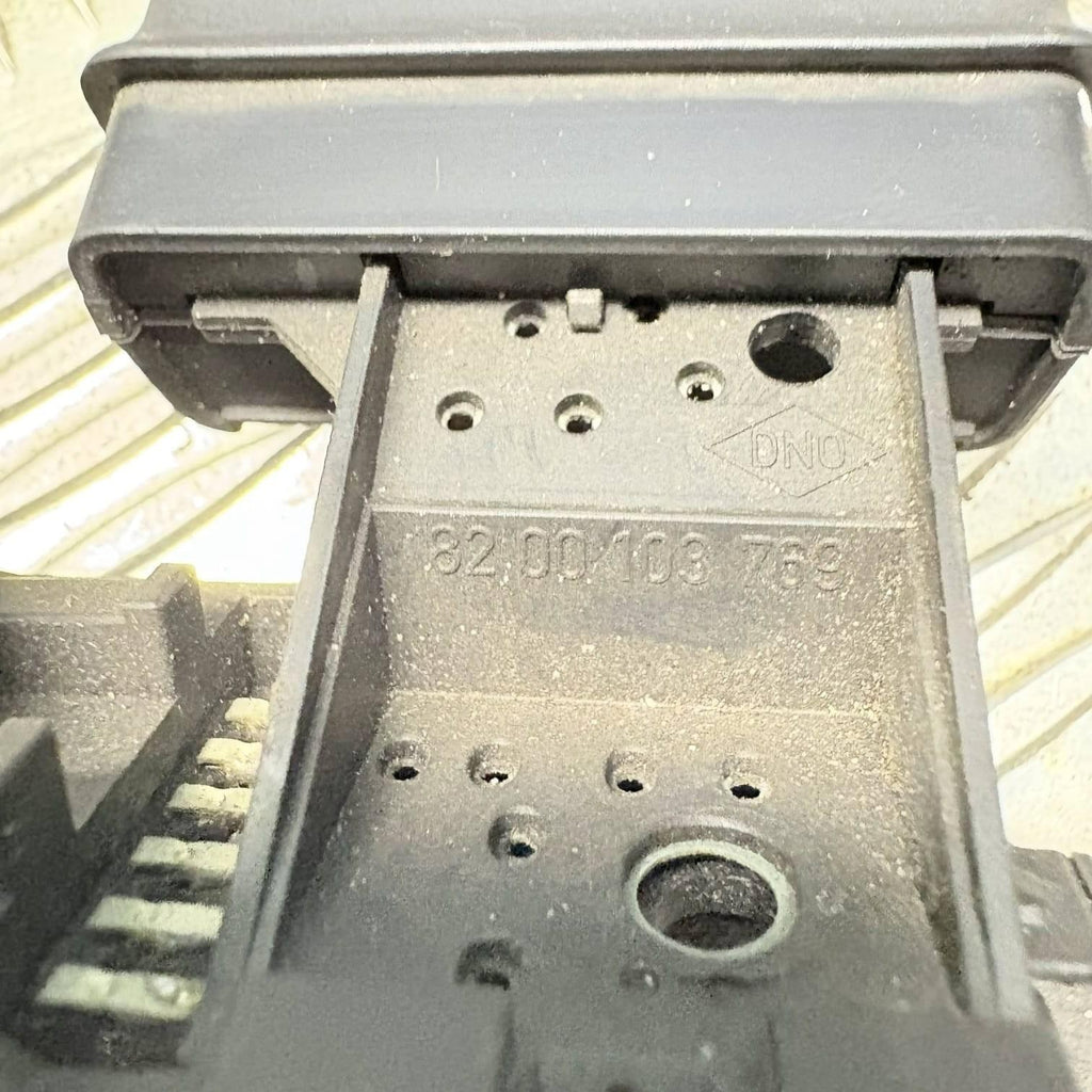 Renault Megane II Scenic II 2002-2009 Radio Control Stalk Switch 8200103769