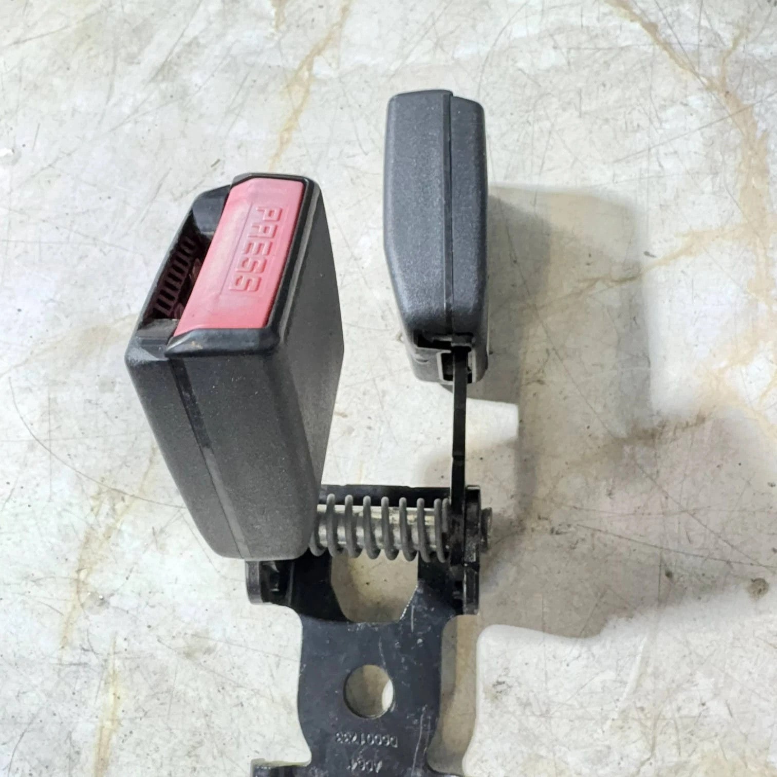 Renault Scenic II Mk2 2003-2009 Rear Centre Seat Belt Buckle Stalks Set 600172