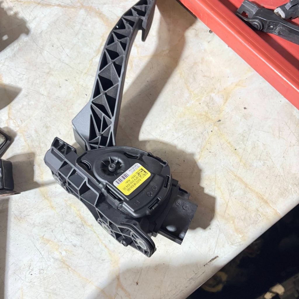 RANGE ROVER EVOQUE L538 ACCELERATOR THROTTLE PEDAL BJ32-9F836-BB 2011-2018