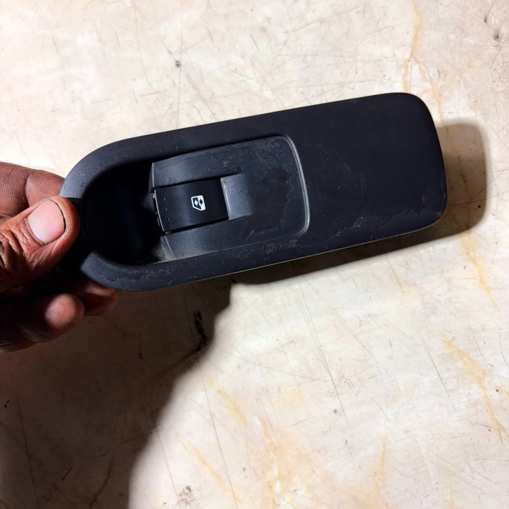 Renault Scenic Mk2 03-06 Passenger Side Front Electric Window Switch