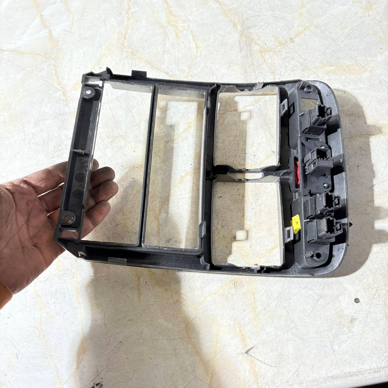 PEUGEOT 307 Break 3E Center Console Air Vent 9634505077 2.0 Diesel 66kw 22693287