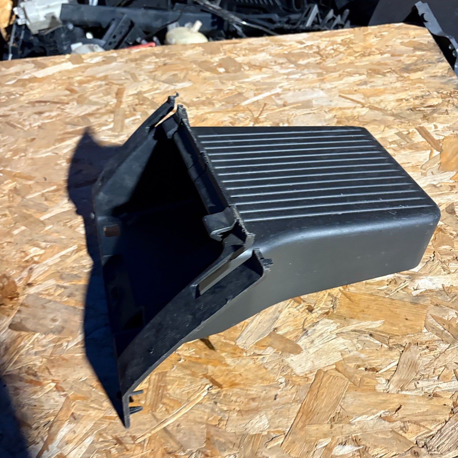 FORD FOCUS MK2 04-10 GLOVE BOX COMPARTMENT INSERT