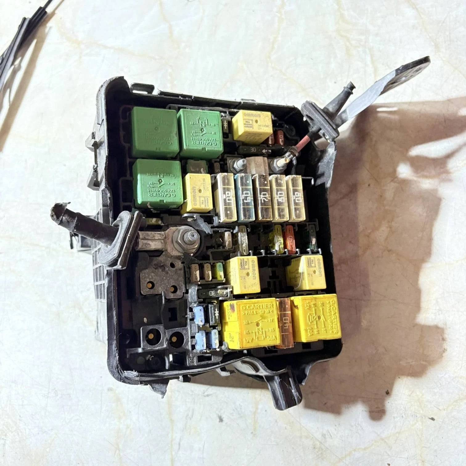 Peugeot 208 MK1 1.2 BSM Under Bonnet Fuse Box Relay 452448303 9671924480 2013