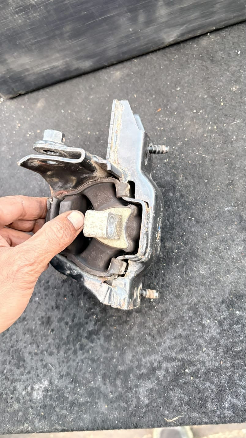 POLO Seat Ibiza Mk4 Tsi 1197 Engine Mount passenger CBZA 6Q0199555AR O55 2009