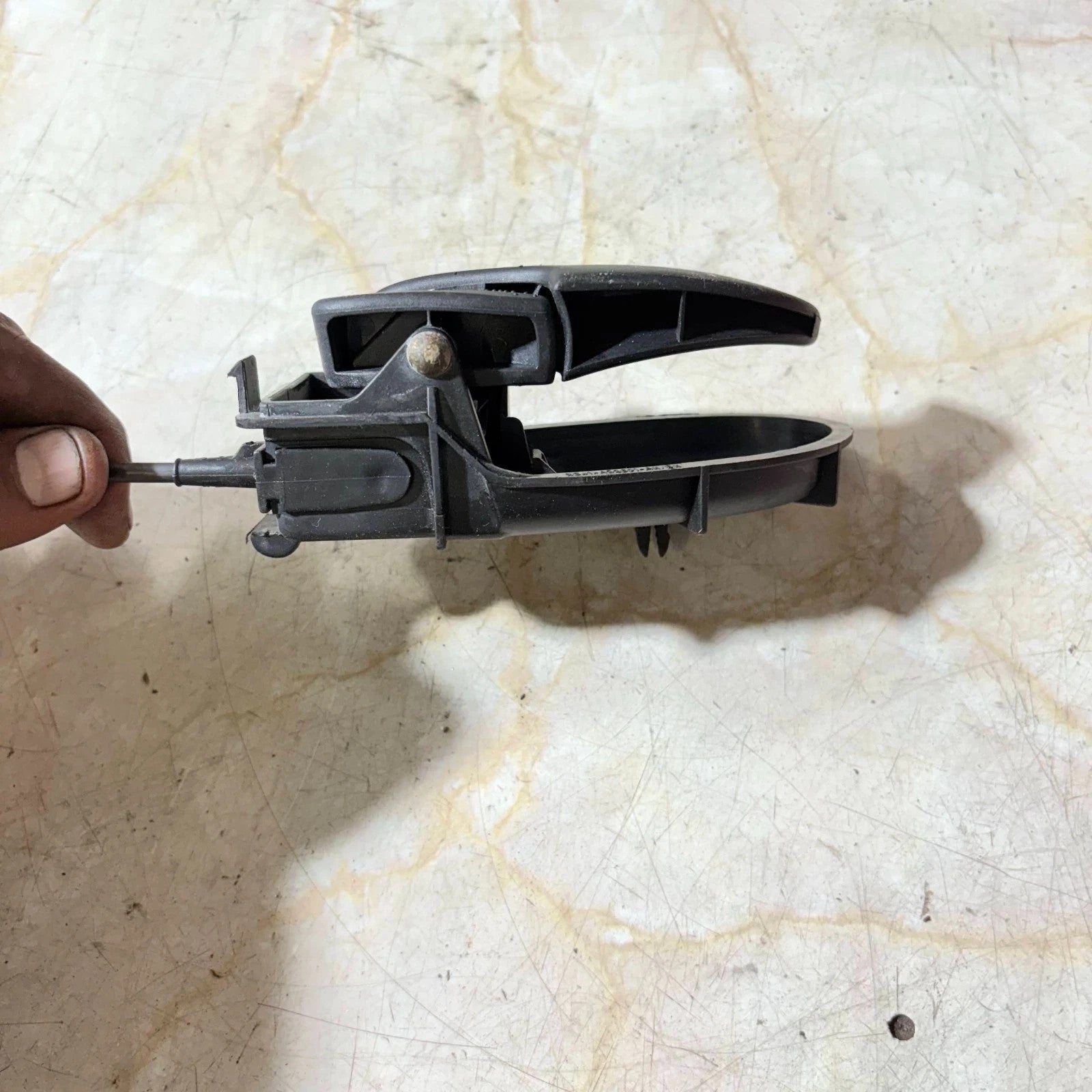 FORD FOCUS NSR PASSENGER SIDE REAR INTERNAL DOOR HANDLE XS41A22601 98-05