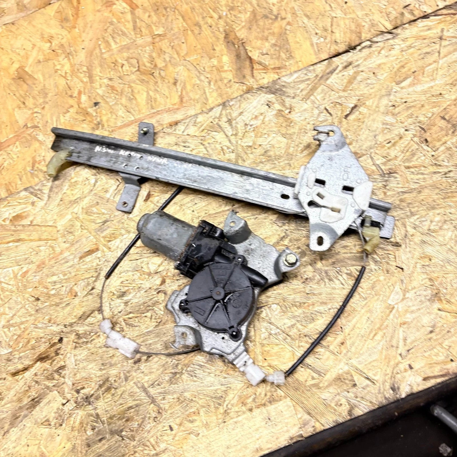 Nissan Almera N16 NSR Rear Left Electric Window Regulator Motor 2000-2006 400601