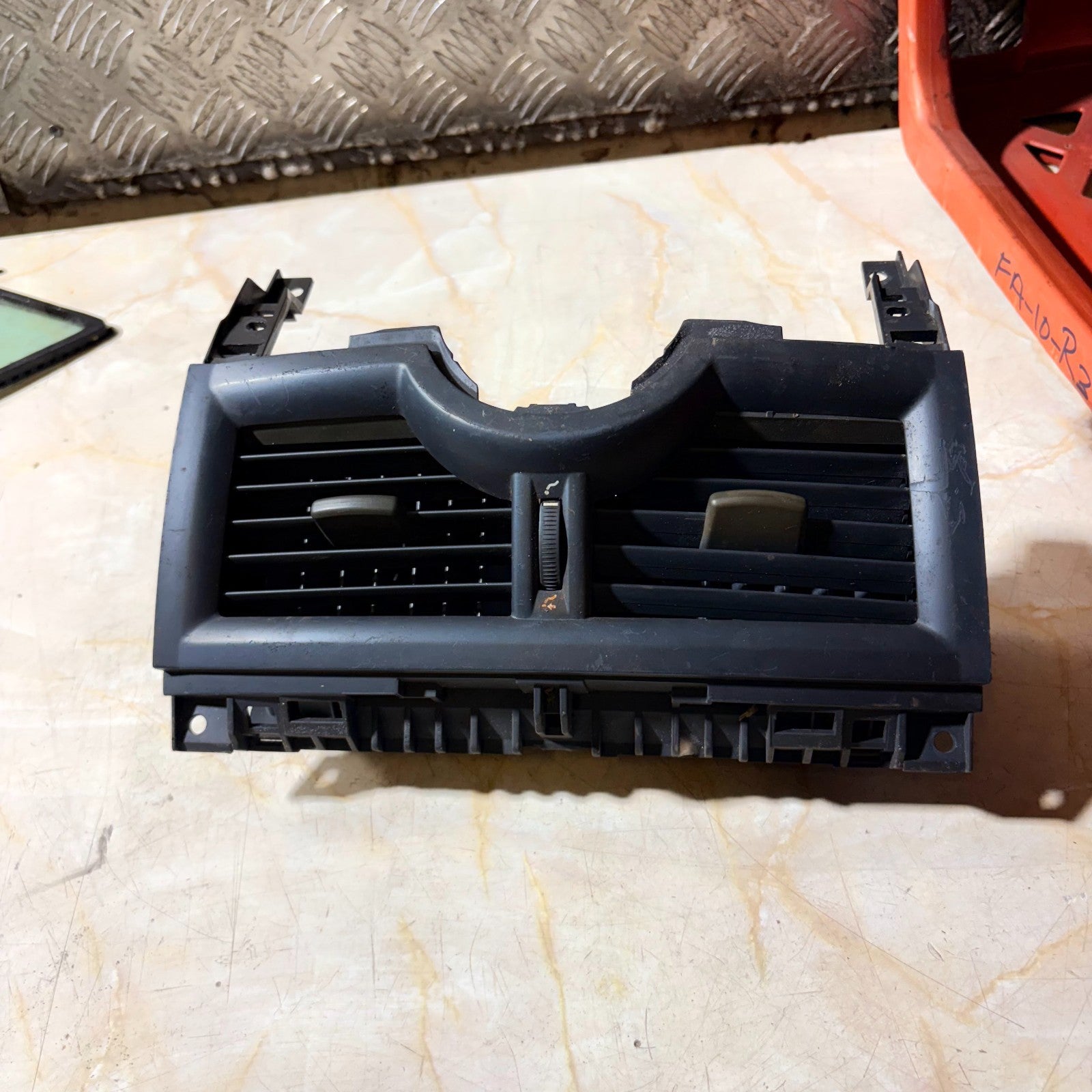 A1026774 Air Nozzle Ventilation Grille Renault Megan