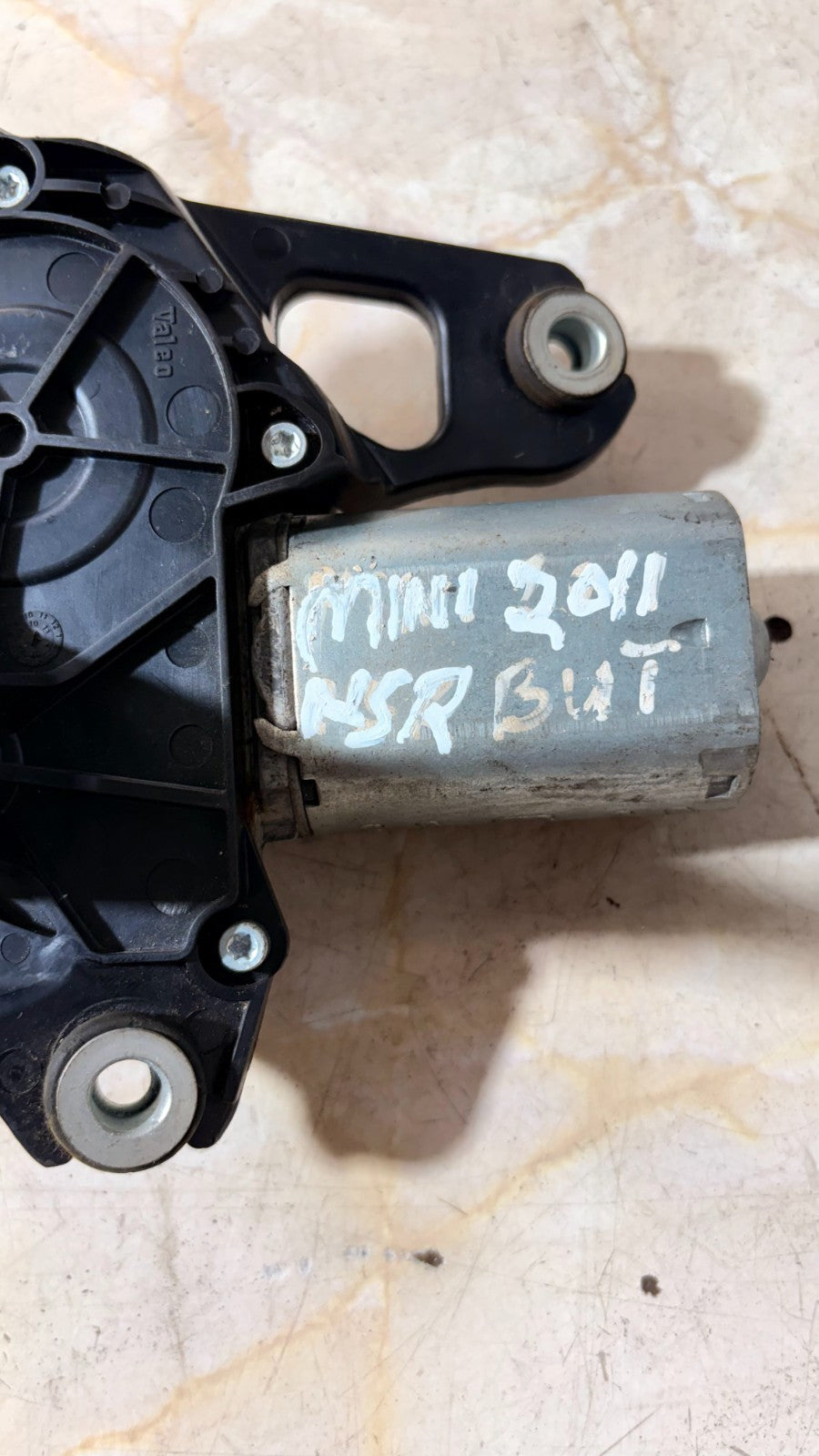 2011 MINI COOPER CLUBMAN R55 REAR PASSENGER SIDE WIPER MOTOR 7168153-03
