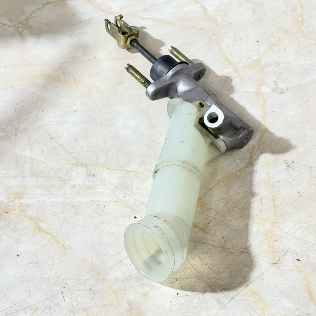TOYOTA COROLLA VERSO PETROL 1.4 5DR CLUTCH MASTER CYLINDER 31454-16010