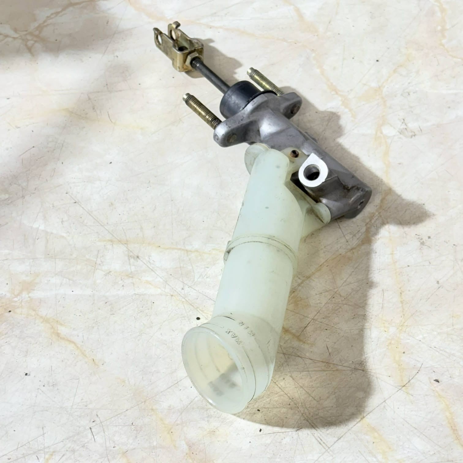 TOYOTA COROLLA VERSO PETROL 1.4 5DR CLUTCH MASTER CYLINDER 31454-16010