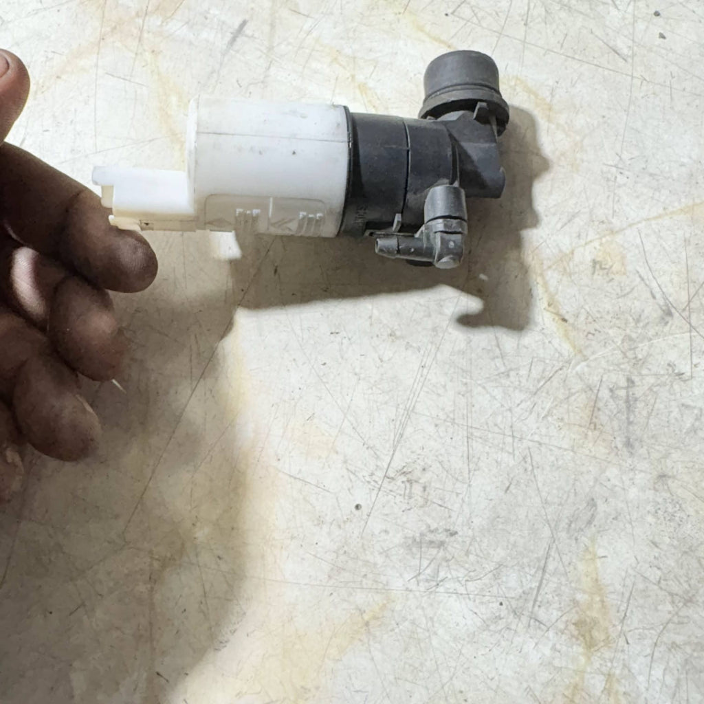 VAUXHALL VIVARO TRAFIC PRIMASTAR WASHER PUMP 8200067015