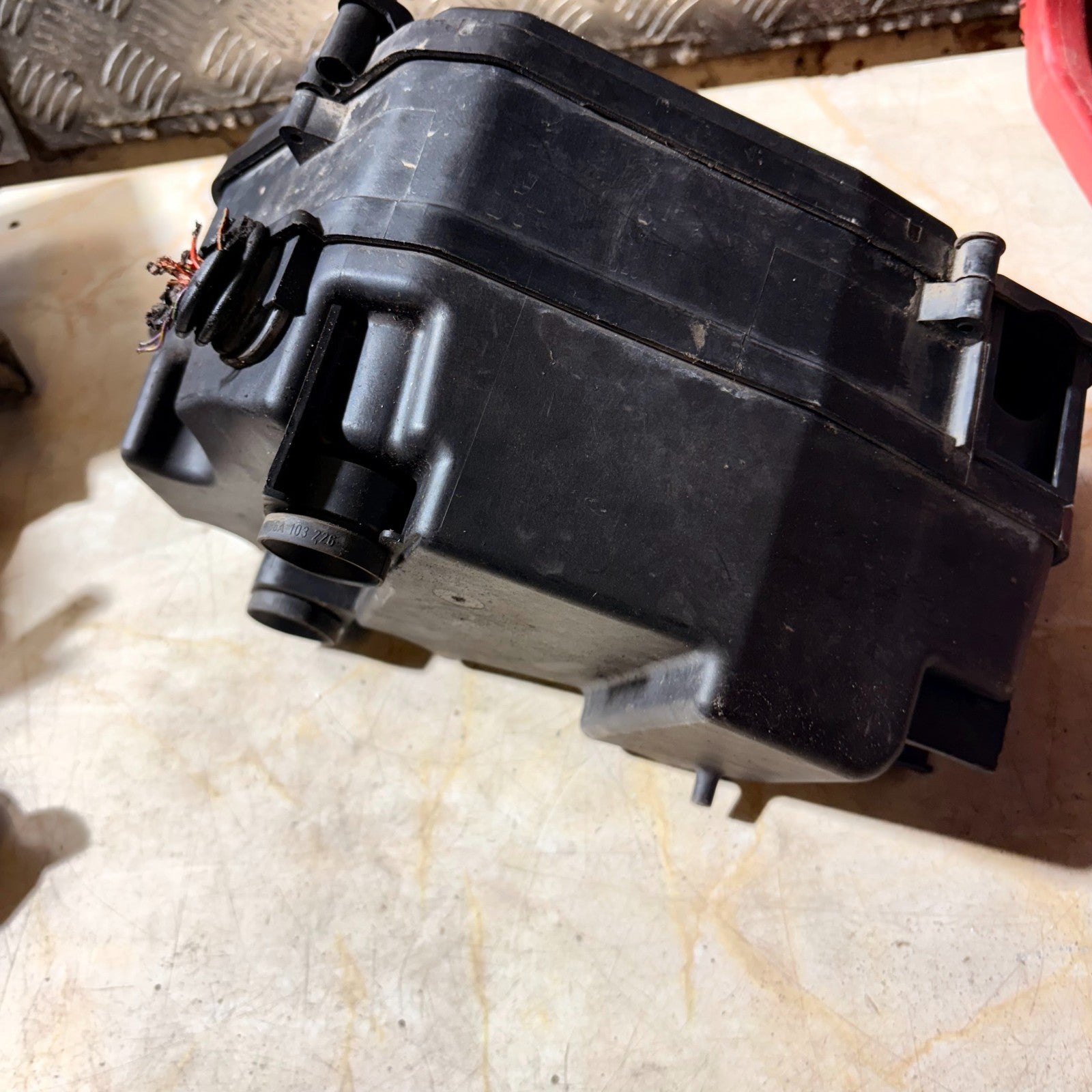 Porsche Cayenne 2003-2009 Under Bonnet Fuse Box 7L0010338A